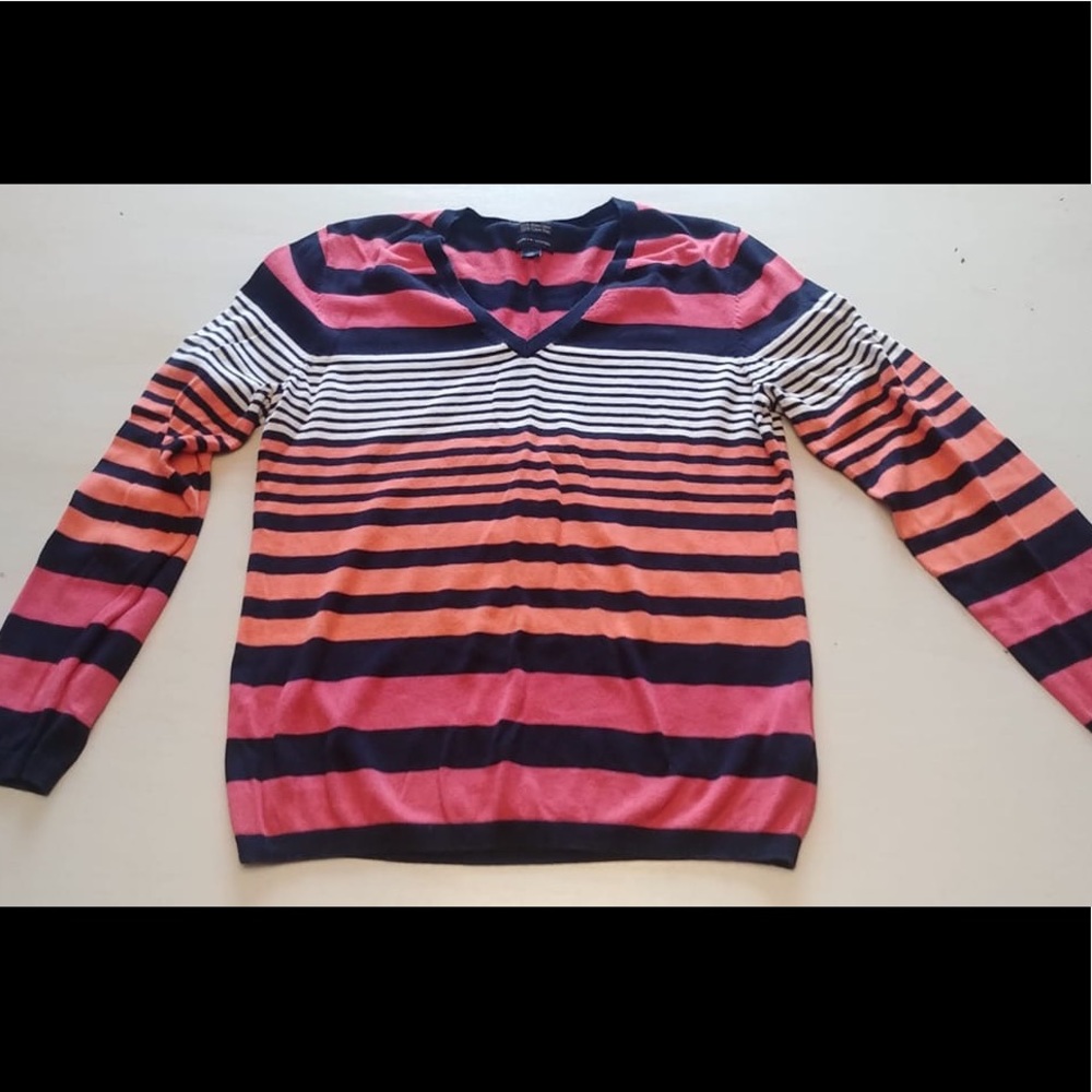 Women’s size large Tommy Hilfiger shirt